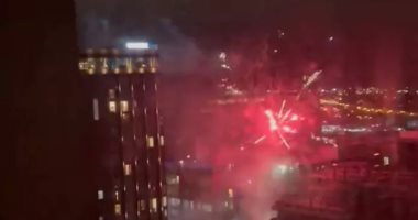 هجوم  جماهير ليفربول بالألعاب النارية فجراً على فندق إقامة ريال مدريد..فيديو